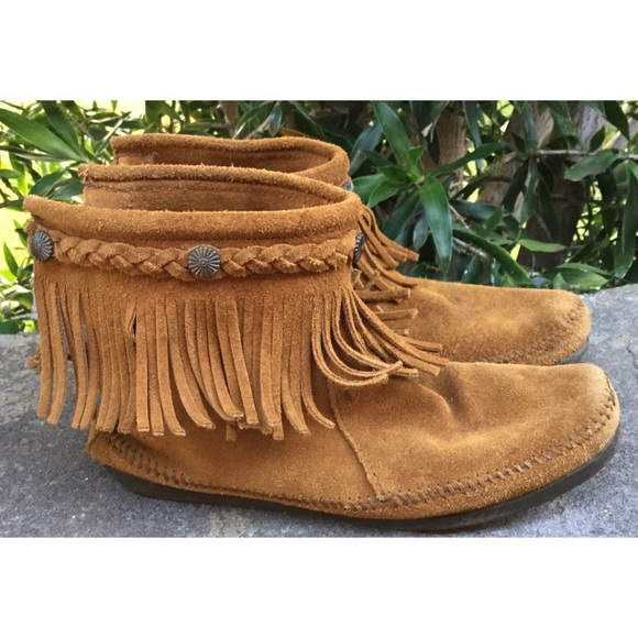 Minnetonka Shoes - Minnetonka Fringe Mocassins 8 Minnetonka Shoes - Minnetonka Fringe Mocassins 8